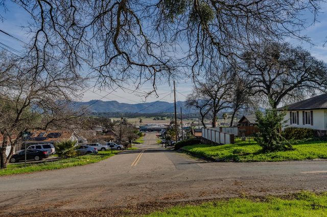 223 Oak St, Valley Springs, CA 95252