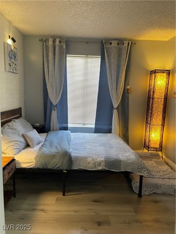 4361 Sanderling Circle 33, Las Vegas, NV 89103