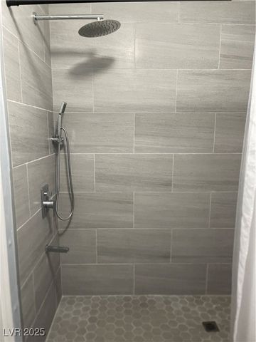 4361 Sanderling Circle 33, Las Vegas, NV 89103