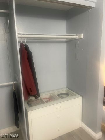 4361 Sanderling Circle 33, Las Vegas, NV 89103