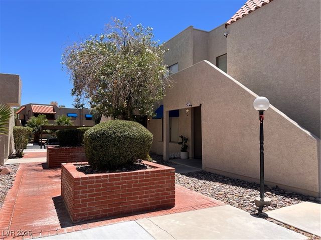 4361 Sanderling Circle 33, Las Vegas, NV 89103