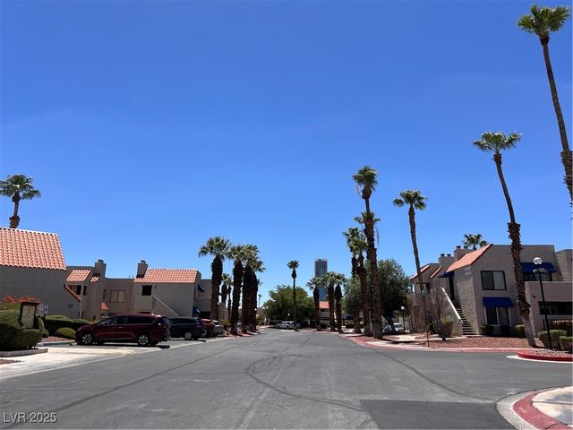 4361 Sanderling Circle 33, Las Vegas, NV 89103