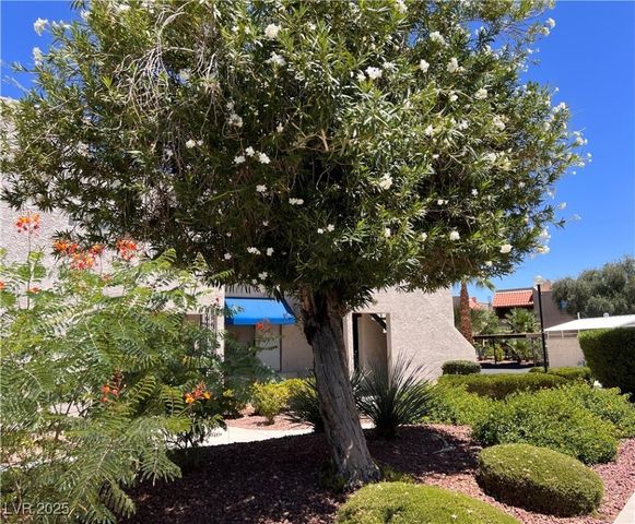 4361 Sanderling Circle 33, Las Vegas, NV 89103