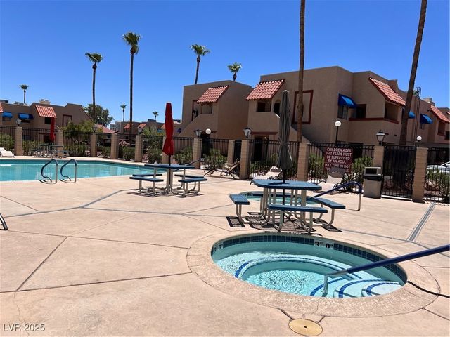 4361 Sanderling Circle 33, Las Vegas, NV 89103