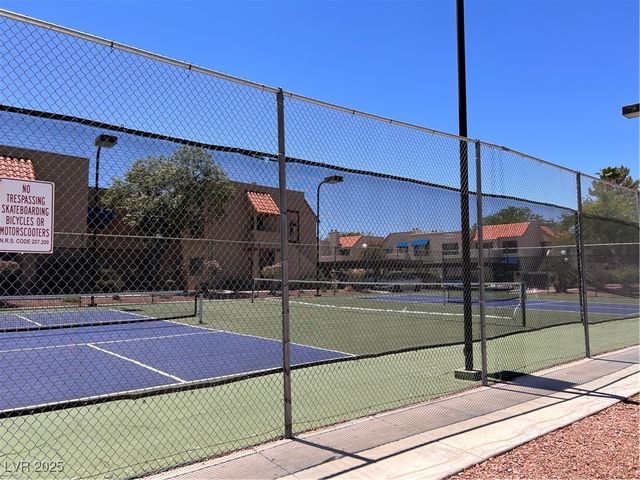 4361 Sanderling Circle 33, Las Vegas, NV 89103