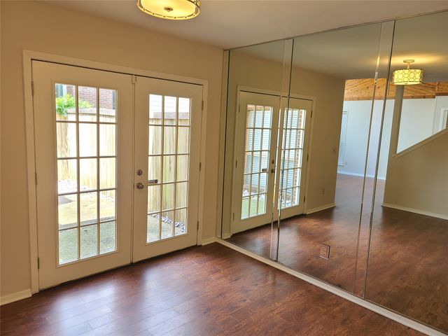 1914 Shorewood Drive, Grapevine, TX 76051