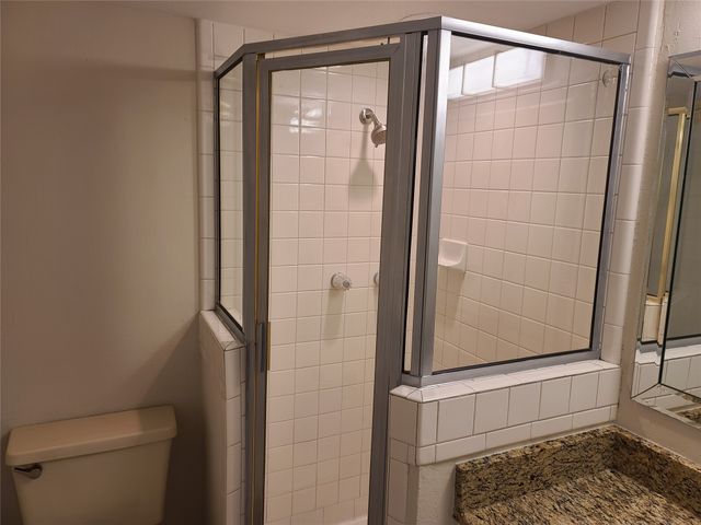 1914 Shorewood Drive, Grapevine, TX 76051