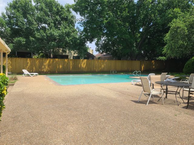 1914 Shorewood Drive, Grapevine, TX 76051