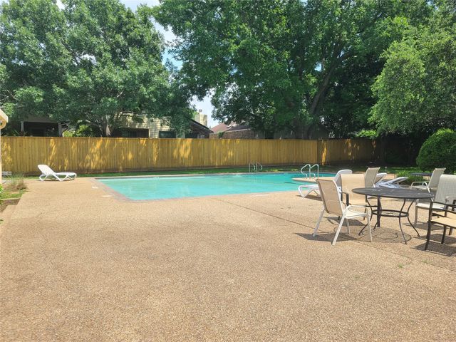 1914 Shorewood Drive, Grapevine, TX 76051