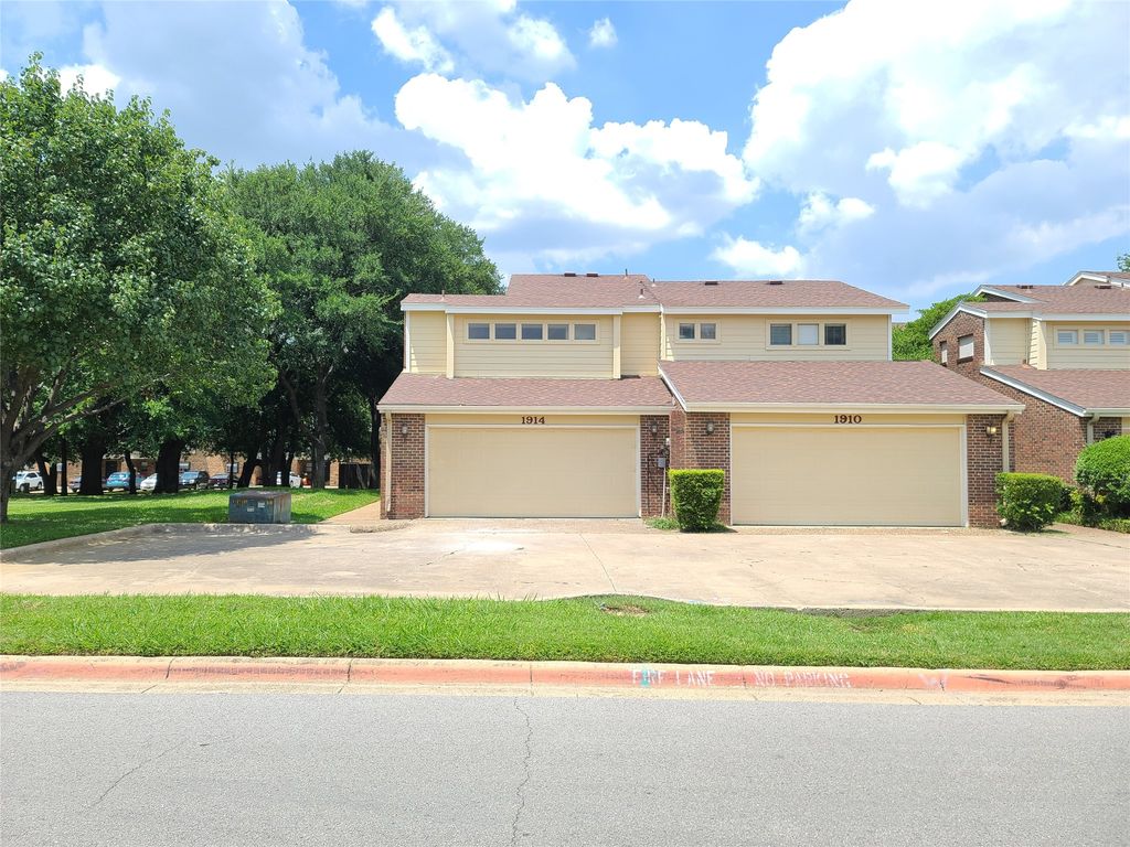 1914 Shorewood Drive, Grapevine, TX 76051