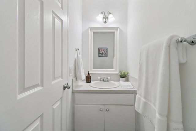 324 Countrywood Ln, Encinitas, CA 92024