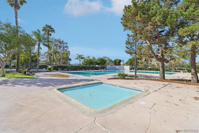 324 Countrywood Ln, Encinitas, CA 92024