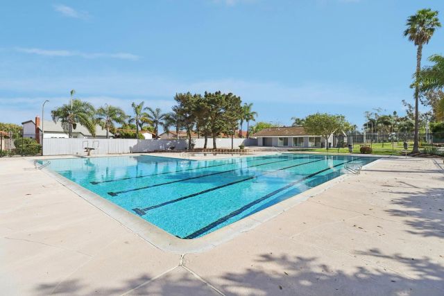 324 Countrywood Ln, Encinitas, CA 92024