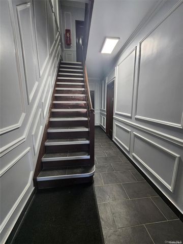 133 Lincoln Avenue D, Mineola, NY 11501