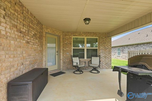 143 River Pointe Drive, New Market, AL 35761