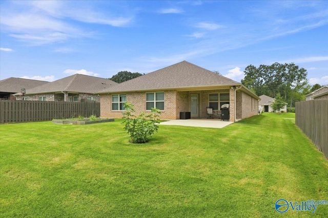 143 River Pointe Drive, New Market, AL 35761