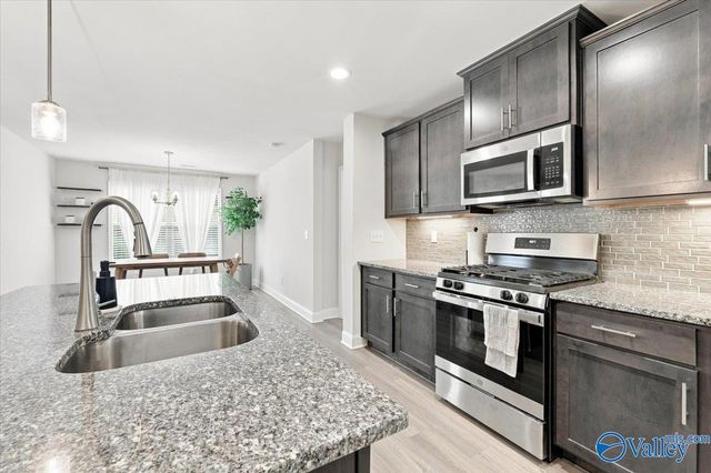 143 River Pointe Drive, New Market, AL 35761