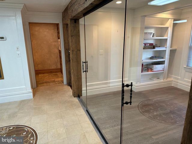 6846 ELM ST #1, Mclean, VA 22101