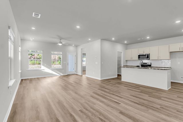 422 Colfax Lane, Summerville, SC 29486