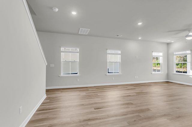 422 Colfax Lane, Summerville, SC 29486