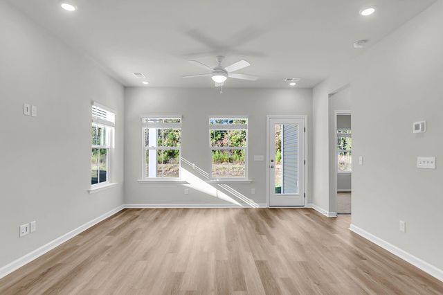 422 Colfax Lane, Summerville, SC 29486
