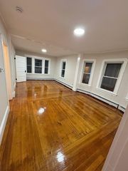 17-19 Maplewood Ave 2, Methuen, MA 01844