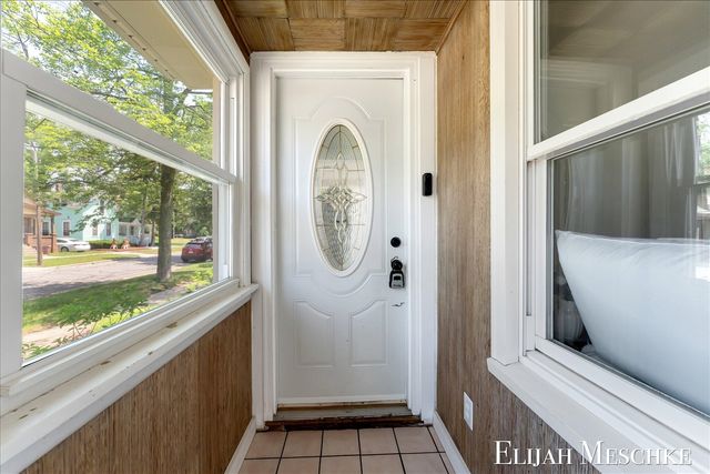 313 Washington Avenue, Muskegon, MI 49441