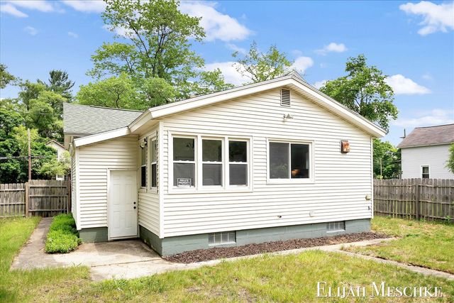 313 Washington Avenue, Muskegon, MI 49441