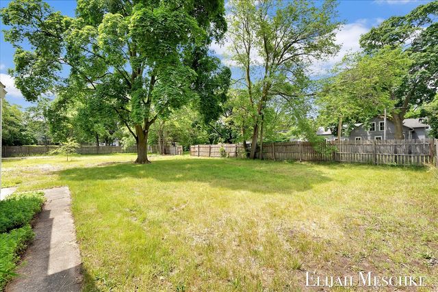 313 Washington Avenue, Muskegon, MI 49441