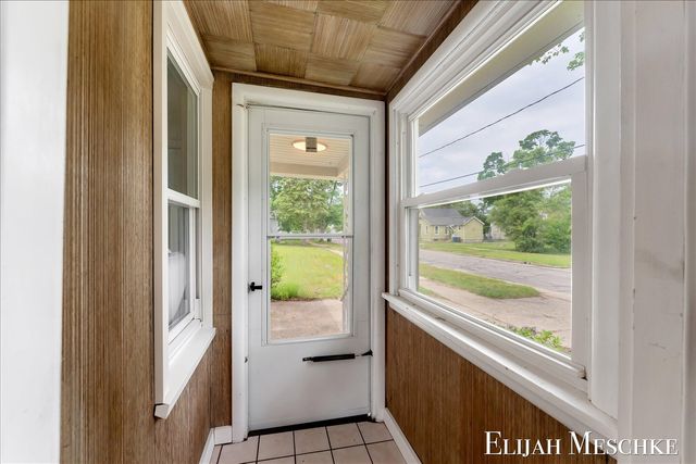 313 Washington Avenue, Muskegon, MI 49441
