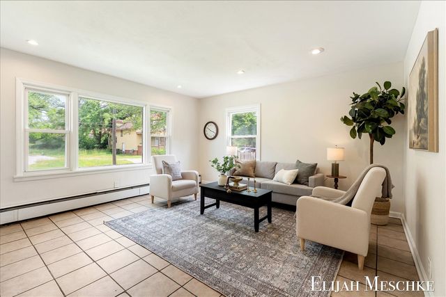 313 Washington Avenue, Muskegon, MI 49441
