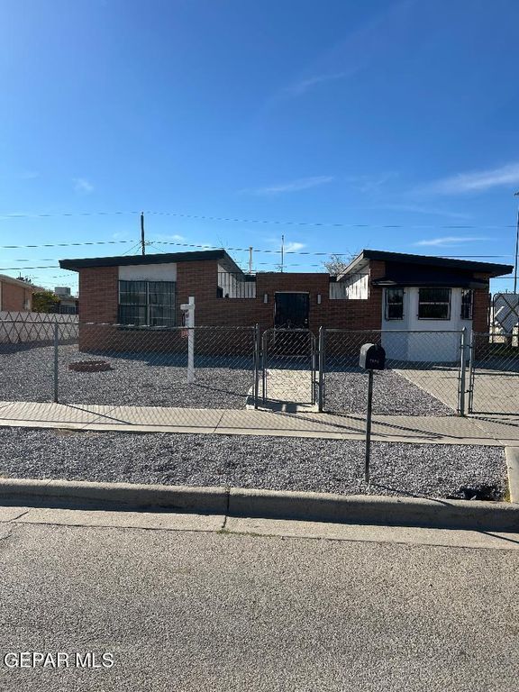 8851 BUENA PARK Drive, El Paso, TX 79907