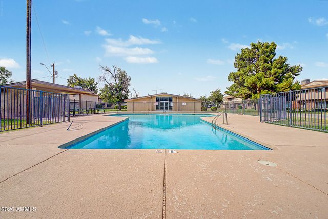 4310 W OCOTILLO Road, Glendale, AZ 85301