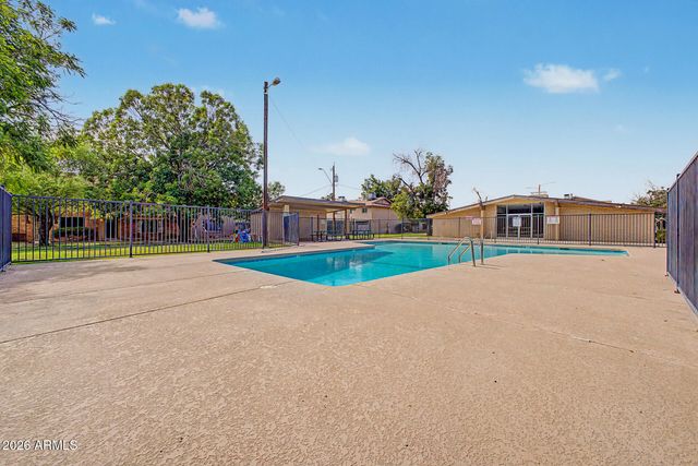 4310 W OCOTILLO Road, Glendale, AZ 85301