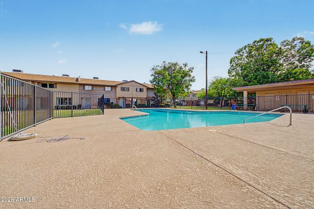 4310 W OCOTILLO Road, Glendale, AZ 85301