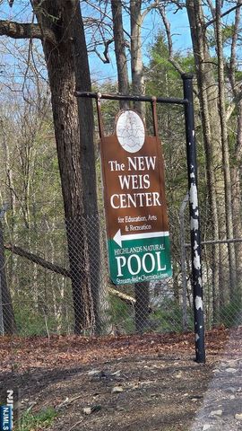 195 Snake Den, Bloomingdale, NJ 07405