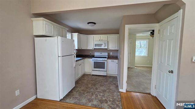 195 Snake Den, Bloomingdale, NJ 07405