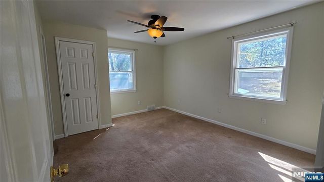 195 Snake Den, Bloomingdale, NJ 07405