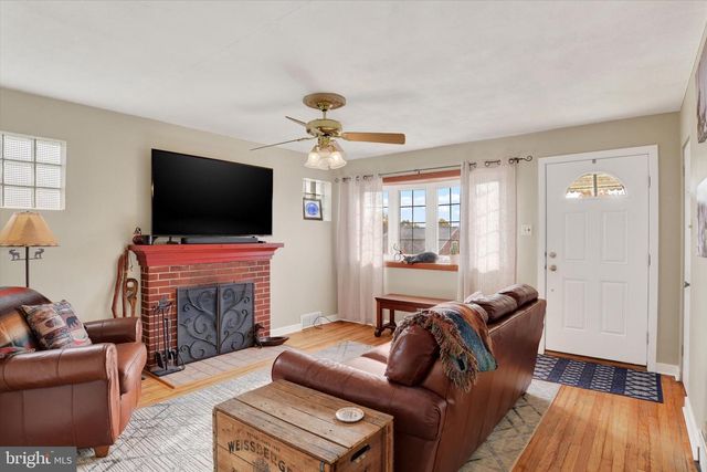 5002 UTAH AVE, Harrisburg, PA 17109