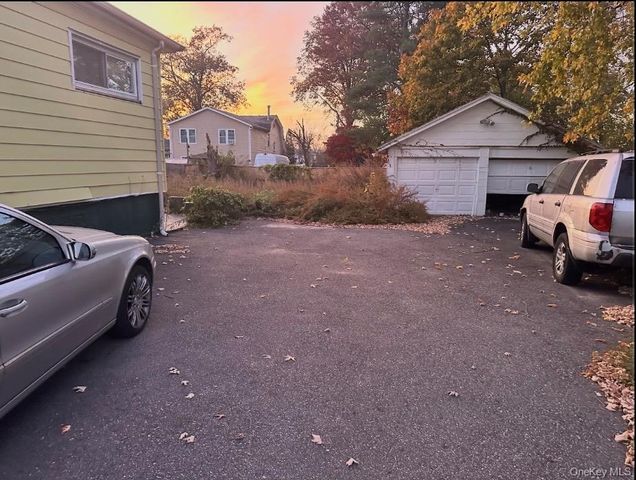 14212 222nd Street, Laurelton, NY 11413