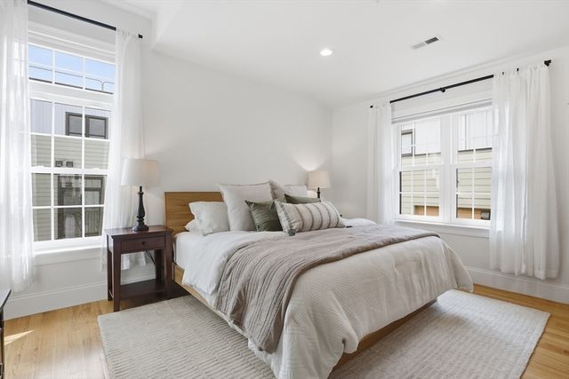 235 Lowell St 6, Somerville, MA 02144