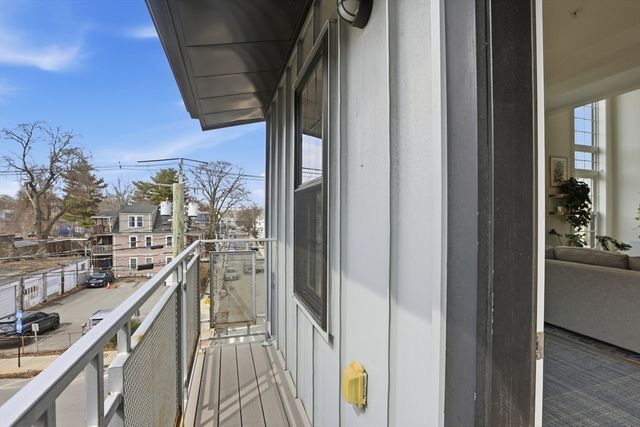 235 Lowell St 6, Somerville, MA 02144