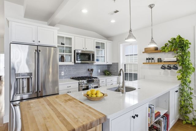 235 Lowell St 6, Somerville, MA 02144