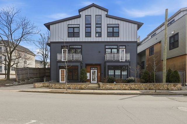 235 Lowell St 6, Somerville, MA 02144