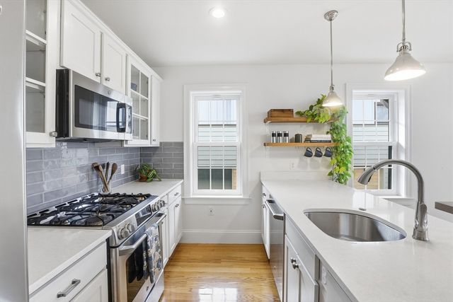 235 Lowell St 6, Somerville, MA 02144