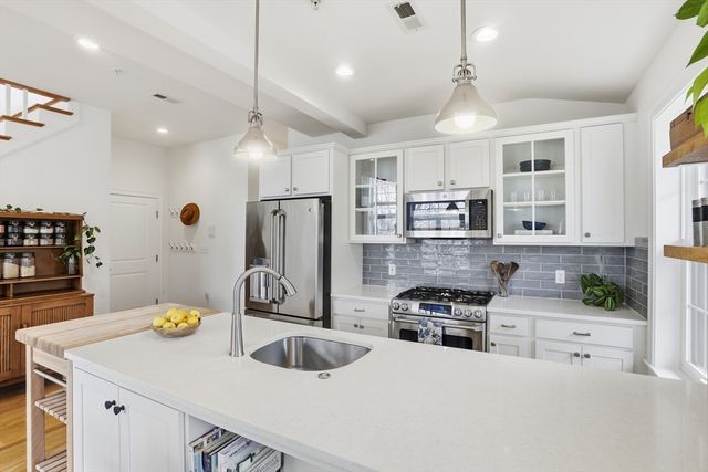 235 Lowell St 6, Somerville, MA 02144