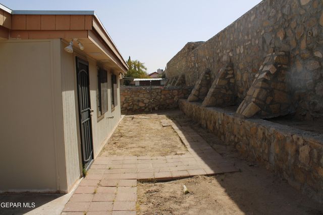 11724 JENNIFER Drive, El Paso, TX 79936