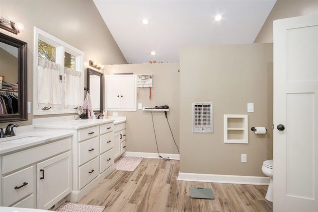 7160 River Valley Drive, Alto, MI 49302