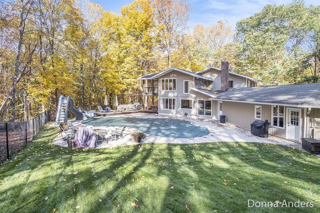 7160 River Valley Drive, Alto, MI 49302