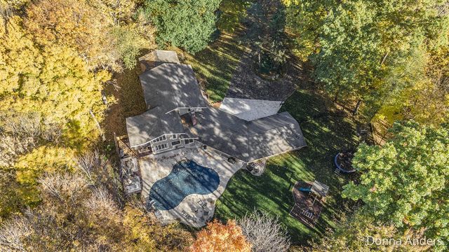 7160 River Valley Drive, Alto, MI 49302